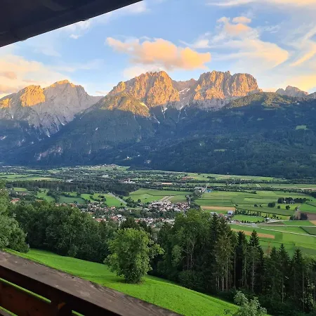 Helle Mit Traumhaftem Bergblick Appartement